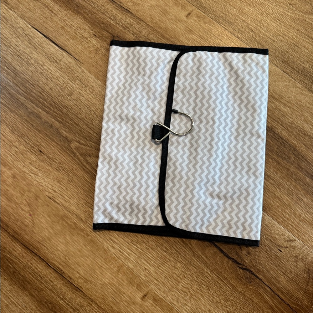 Stylish Black and White Chevron Women's Bag